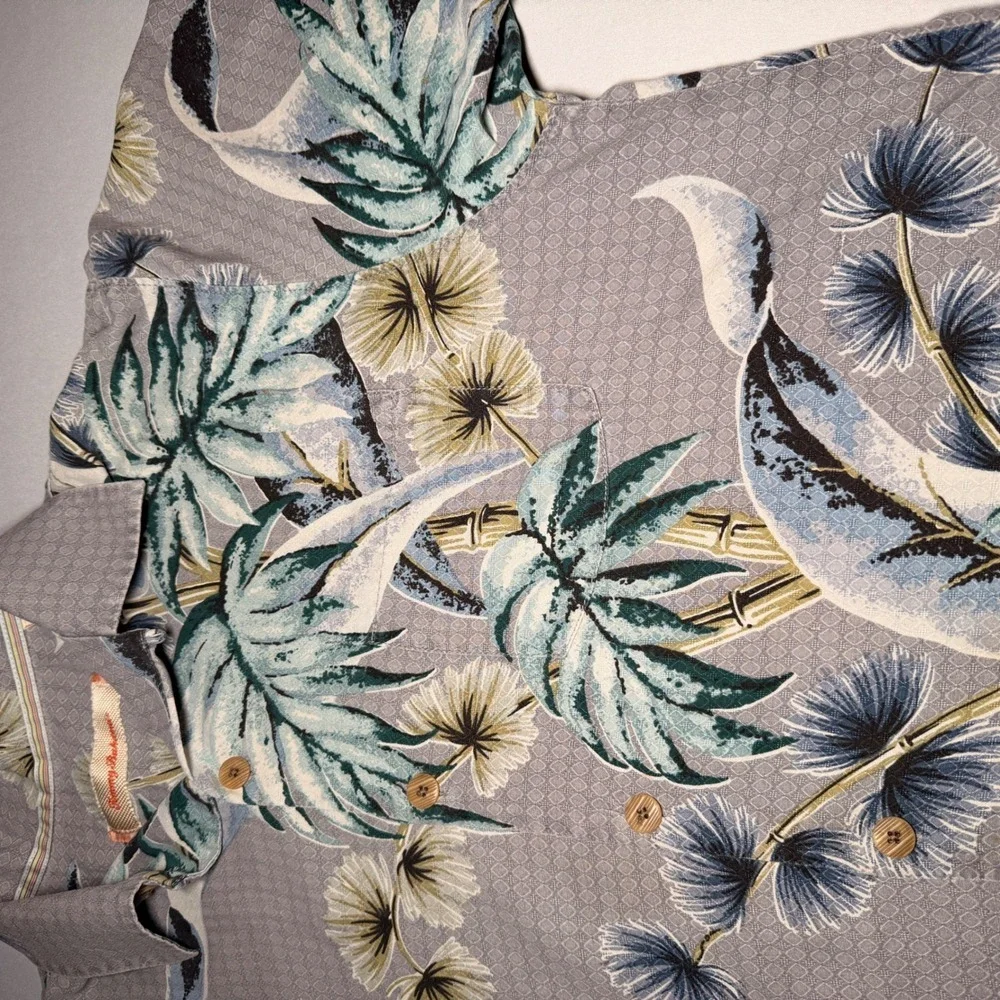 Tommy Bahama Silk Shirt Mens S Grey Jacquard Floral Tropical Hawaiian Camp Aloha